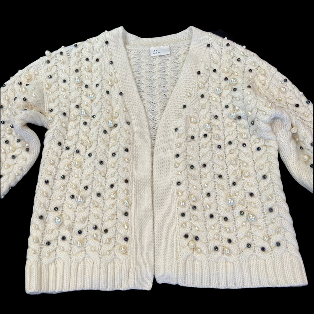 White Pearl Detailed Knit Cardigan**Small $348 - Picture 1 of 8